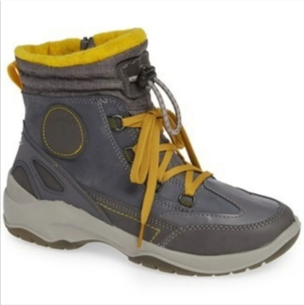 NWOT Santana Canada Torino waterproof grey boots Size 8/38